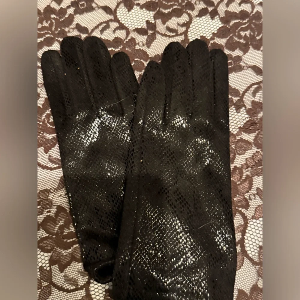 Marcus Adler Women's Faux Suede Reptile Touchscreen Gloves
